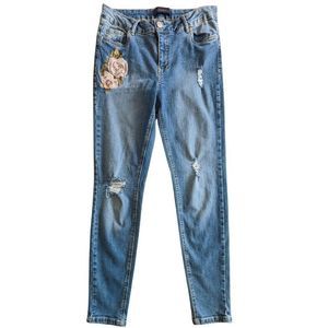 LiquidX Size 9 Blue jeans with Embroidered Rose and distressed 28 inch inseam